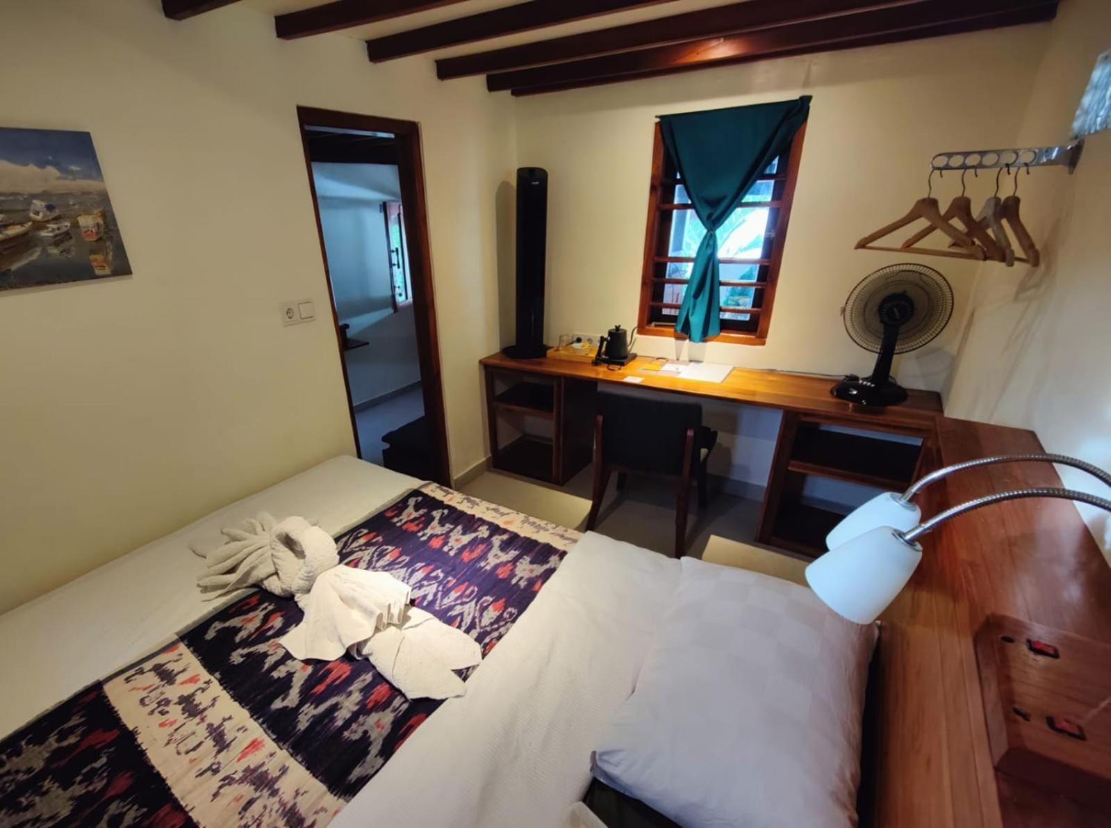 Cool Breeze Authentic Hotel Labuan Bajo Komodo Dış mekan fotoğraf